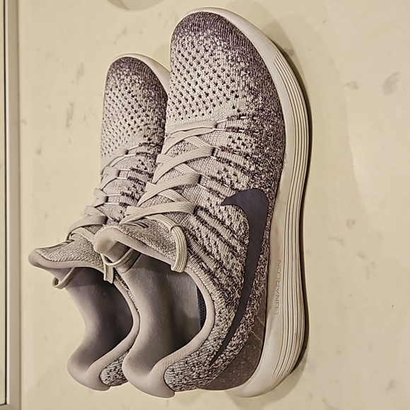 Nike Women's Lunarepic Flyknit 2 Sneakers, Size 8 - Picture 3 of 10